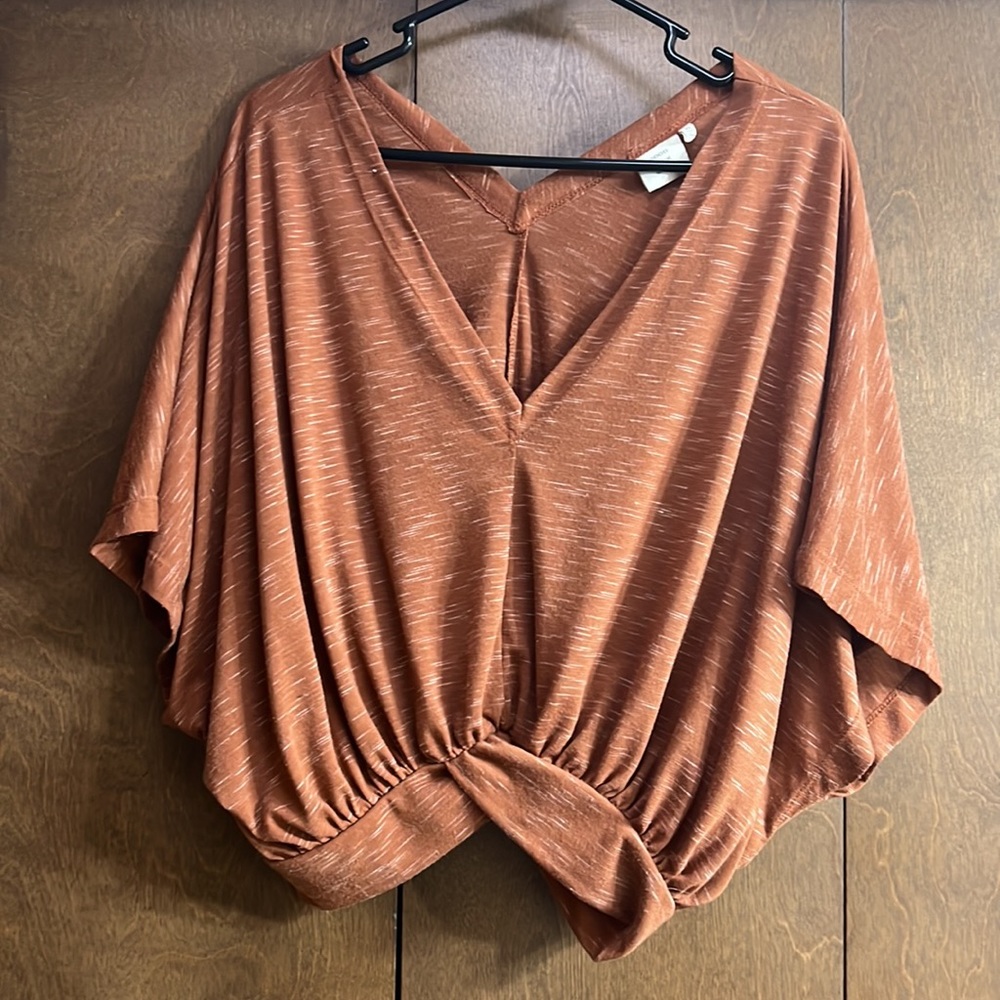 Good Luck Gem size xsmall wide sleeve shirt with cinched waist